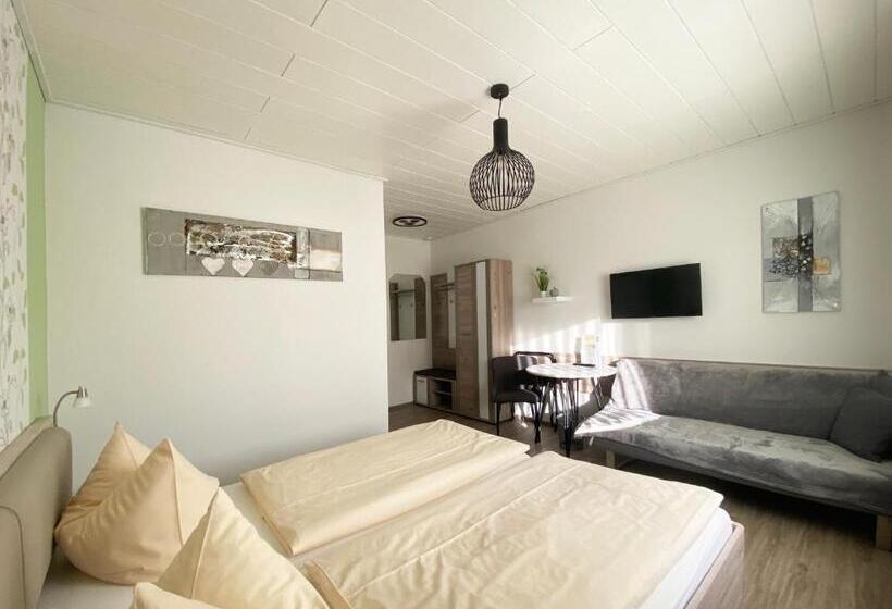 ペンション Landgasthof Kanz