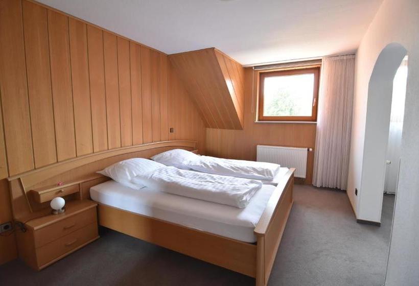 فندق صغير Gasthaus Deutsches Haus Garni