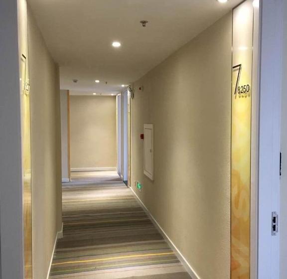 فندق 7days Inn Bojin Shui An Linchuan No.3 School