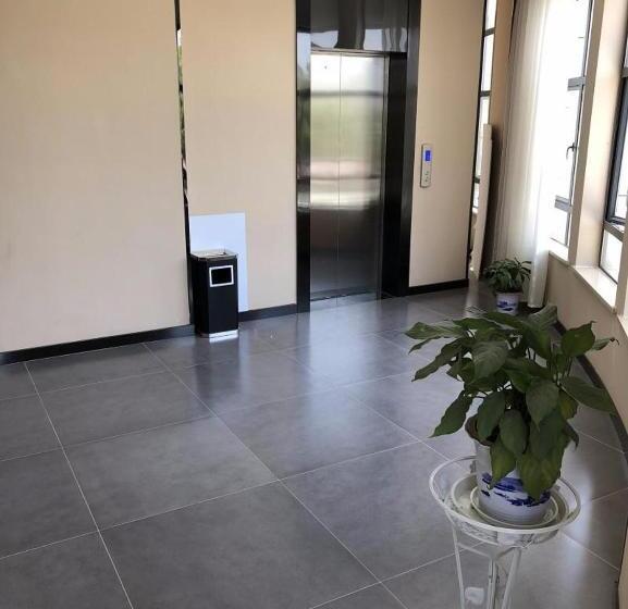 فندق 7days Premium Nanchang Liantang Yingbin Middle Avenue Xiaolan Industrial Park Branch