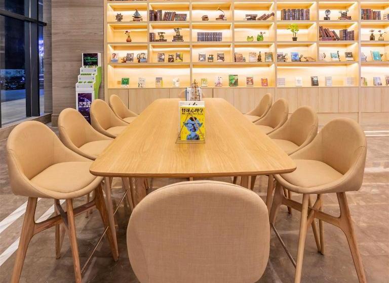 Kyriad Hotel Heyuan Taoyuan International Store