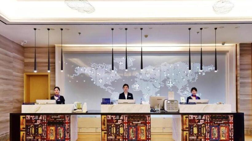 Kyriad Marvelous Hotel Yiyang Xiufeng Park