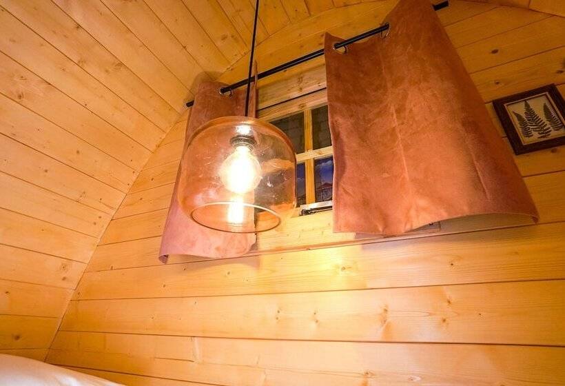 فندق Outside Inn
