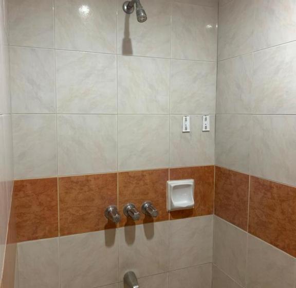 هتل Oyo 662 Paradise Apartellemalinta