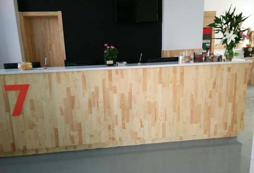 בית מלון כפרי 7 Days Premium Dalian Zhuanghe Huanghai Avenue