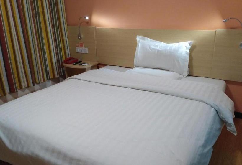 בית מלון כפרי 7days Inn Kangding Passenger Terminal Station