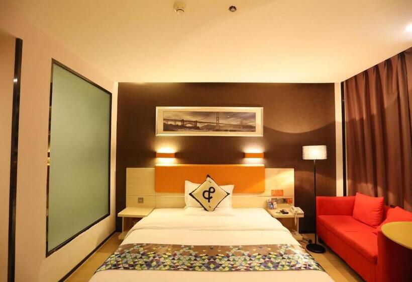 Hotel 7days Premium Deyang Shifang Square Branch