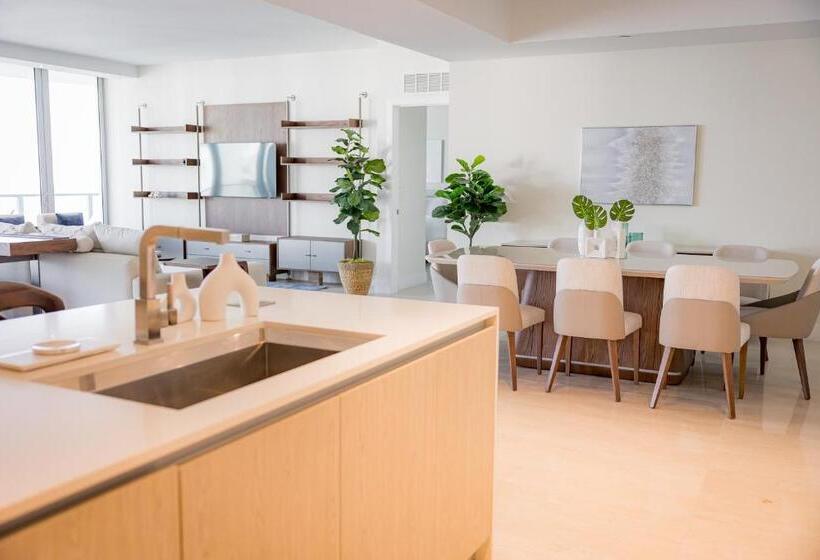 ホテル Amrit Ocean Resort & Residences Singer Island