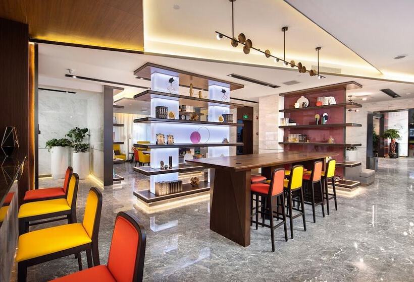 هتل Hampton By Hilton Changchun Ziyou Road