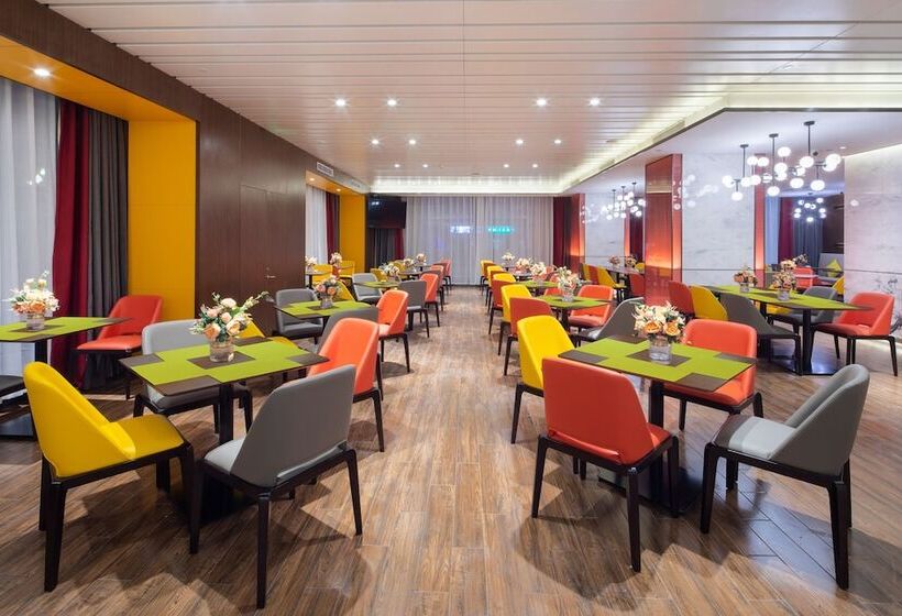 هتل Hampton By Hilton Changchun Ziyou Road