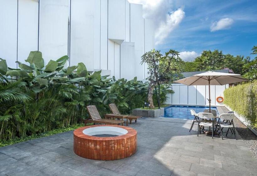 هتل Jw Naungan Coliving
