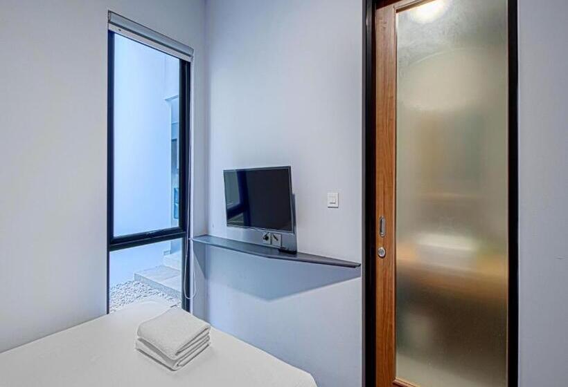 هتل M Studio Karawaci