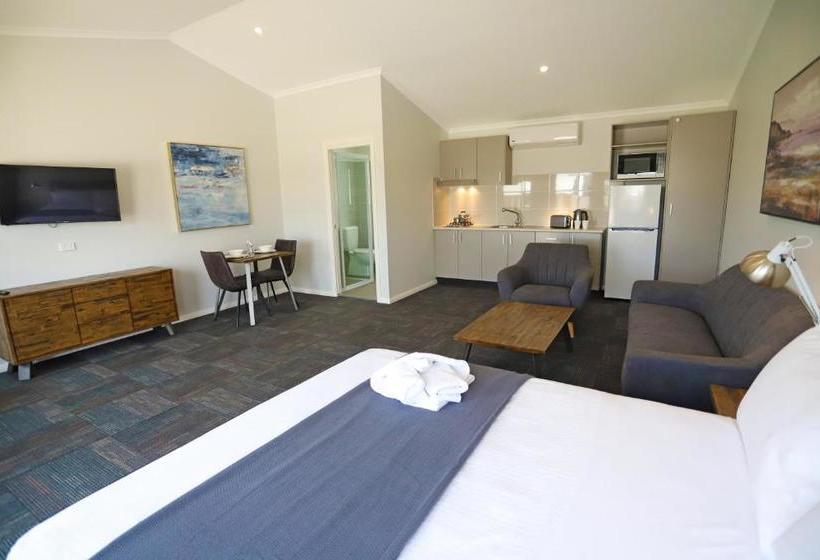 Eastend Studio Apartments