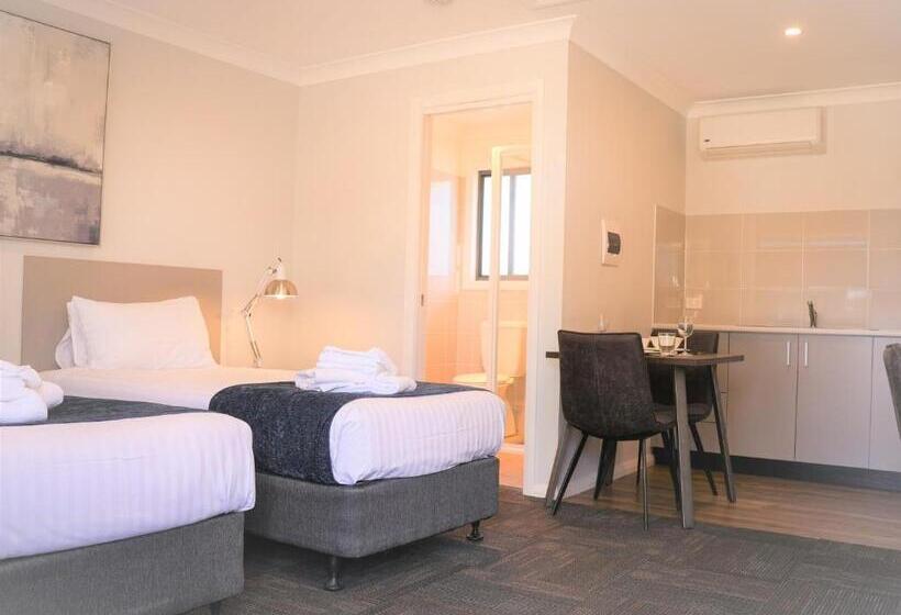 Eastend Studio Apartments