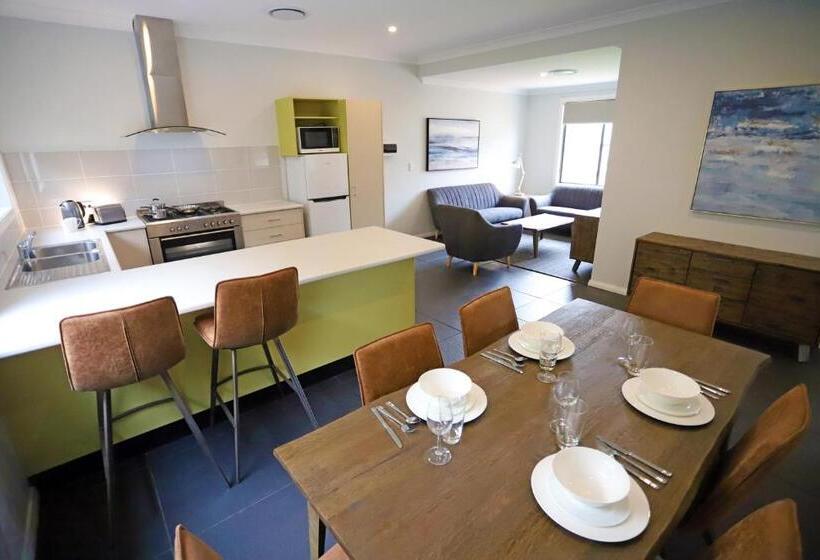 Eastend Studio Apartments
