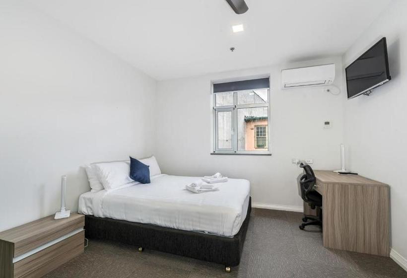 هتل Studios On King