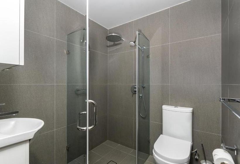 هتل Studios On King