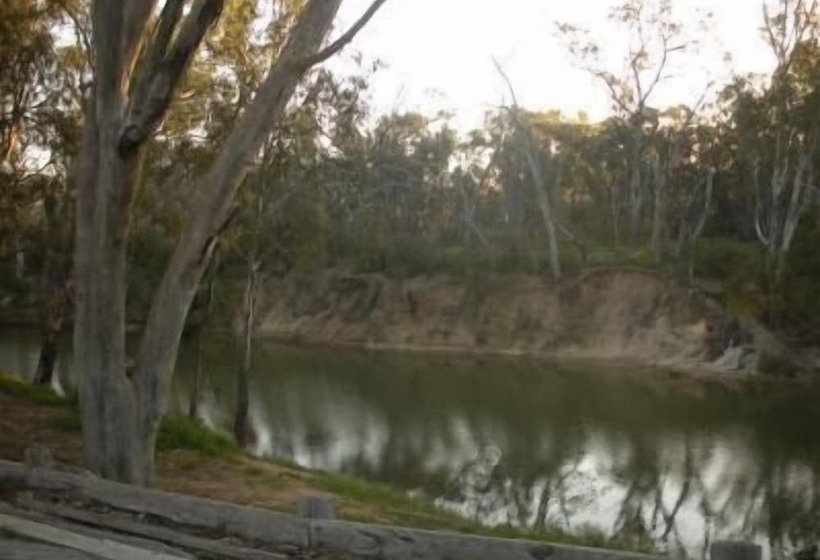 ホテル Campaspe Lodge