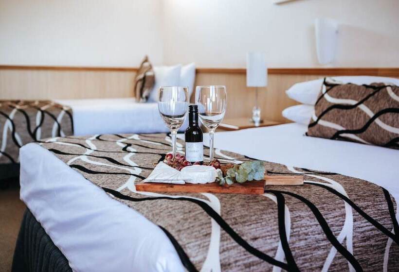 فندق Astor Inn