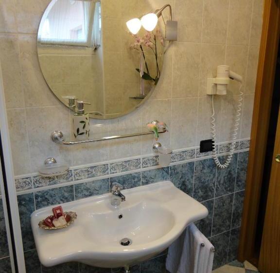 בית מלון כפרי Levico