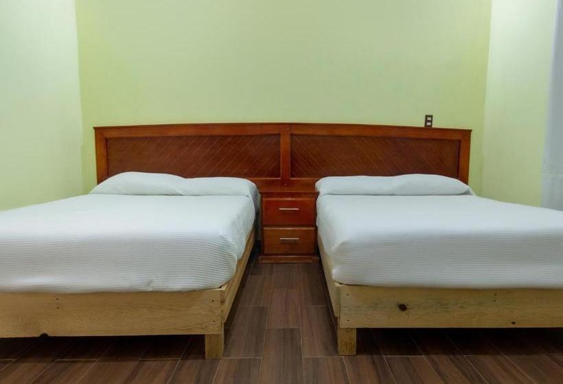 فندق Los Prismas