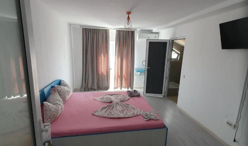 پانسیون Hostel Delfinul Albastru