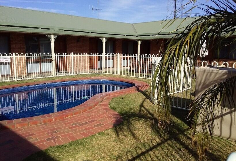Regency Court Motel