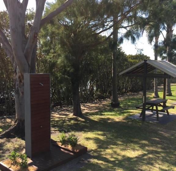 استراحتگاه Barrack Point Holidays