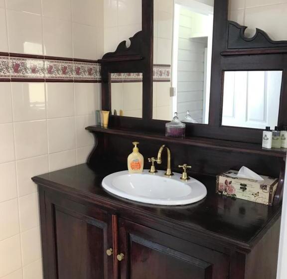 住宿加早餐  Cherry Blossom Cottage With Country Charm And Spa