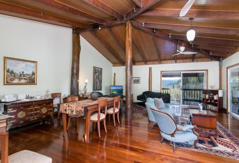 Daintree Manor B&b