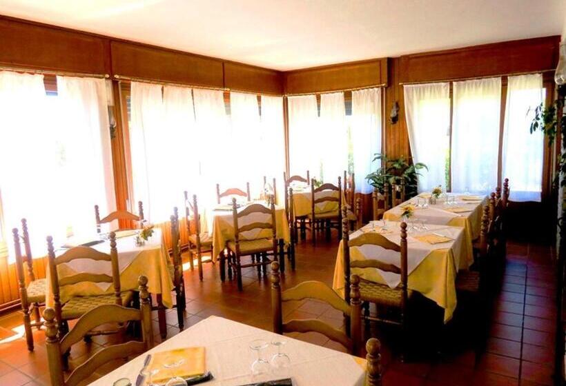 호텔 Albergo Ristorante Canetta