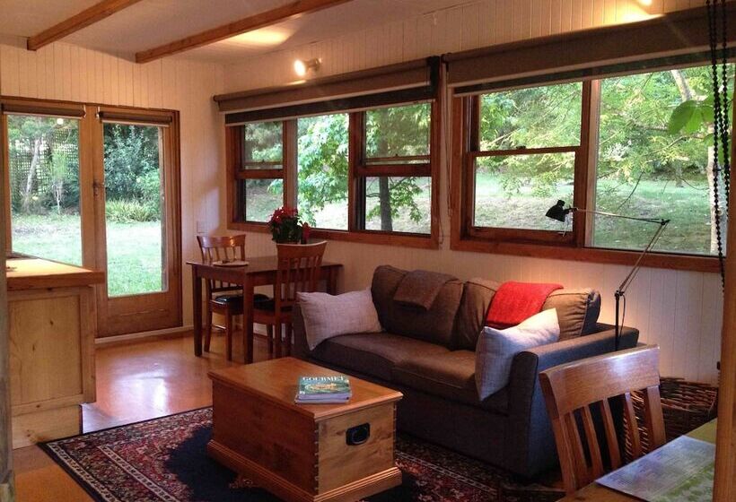 Отель Braeside Mount Macedon Country Retreat Bed And Breakfast