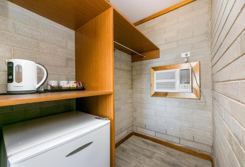 בית מלון כפרי Nullarbor Roadhouse