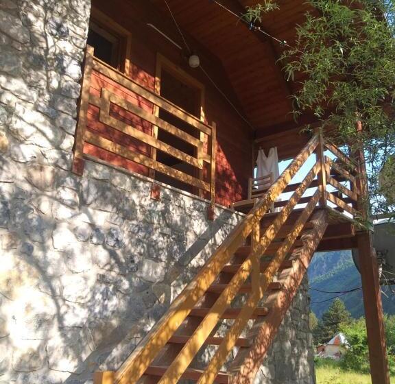 پانسیون Guest House Flodisa