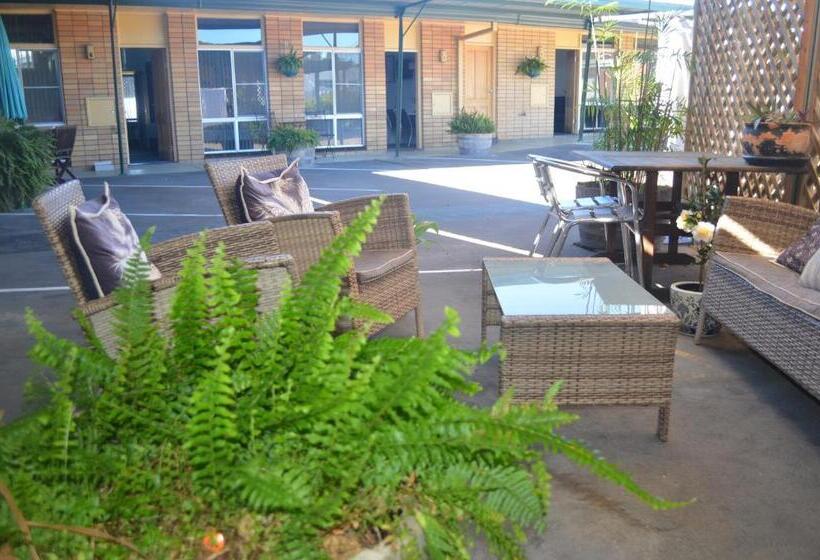 Tall Timbers Motel