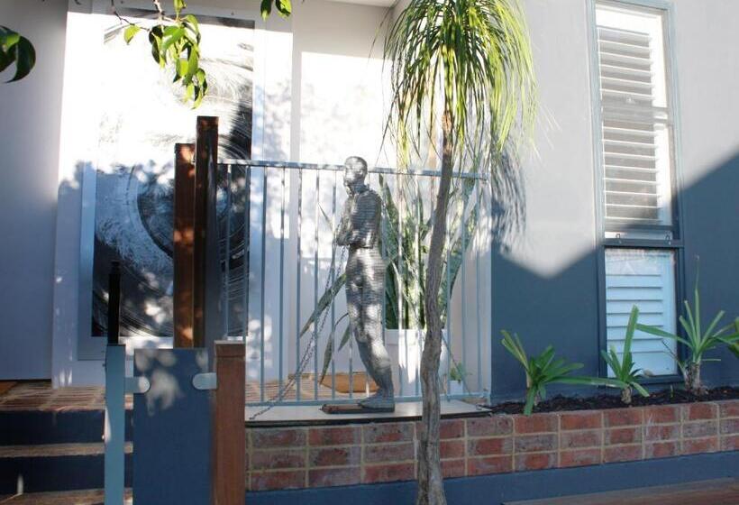 تختخواب و صبحانه Haven On The Park