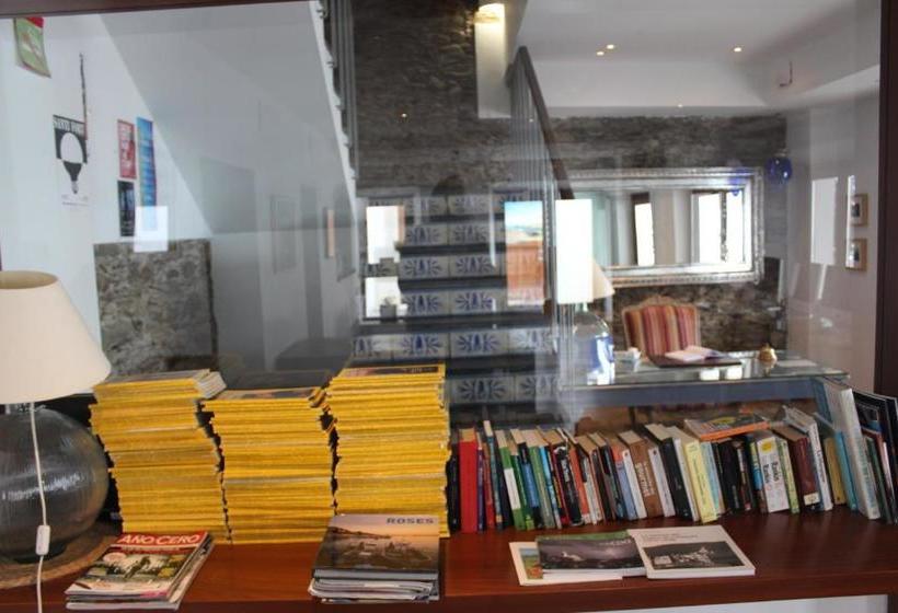 پانسیون Hostal Cristina