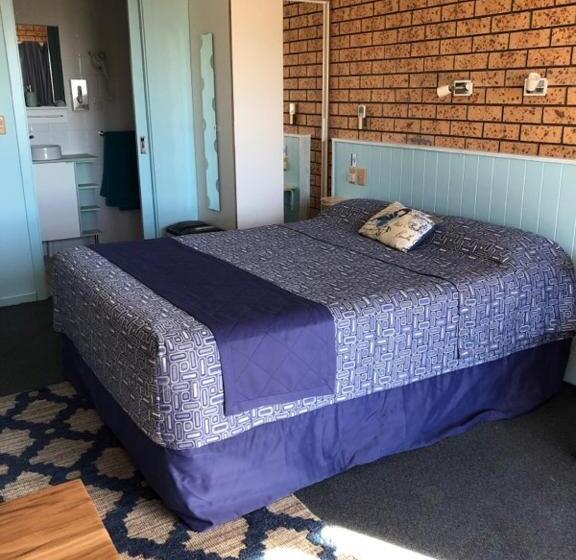 Whale Fisher Motel