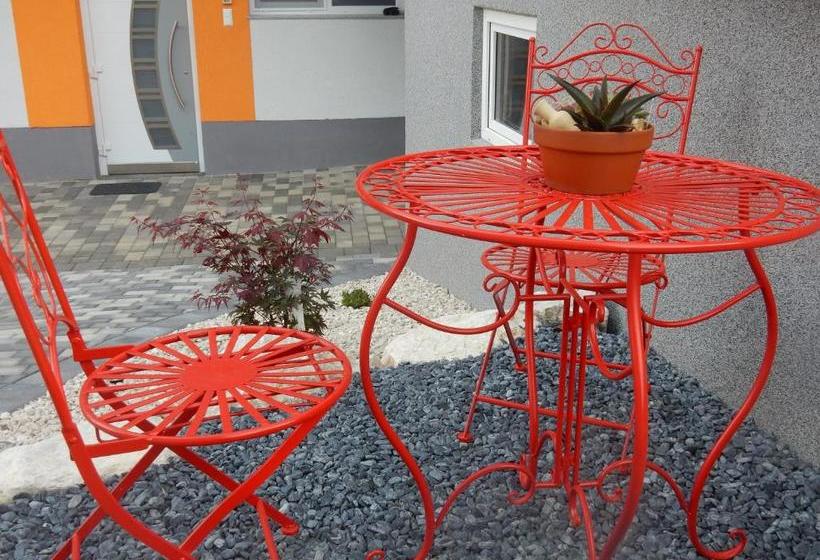 مبيت وإفطار Frühstückspension Lach