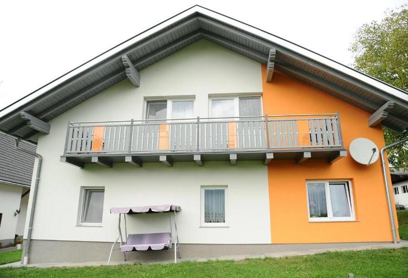 مبيت وإفطار Frühstückspension Lach