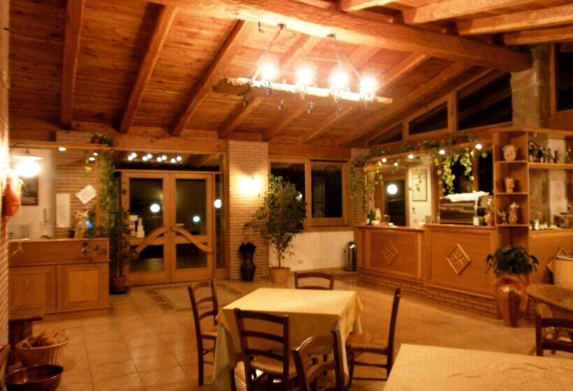 فندق Albergo Villa Riccio