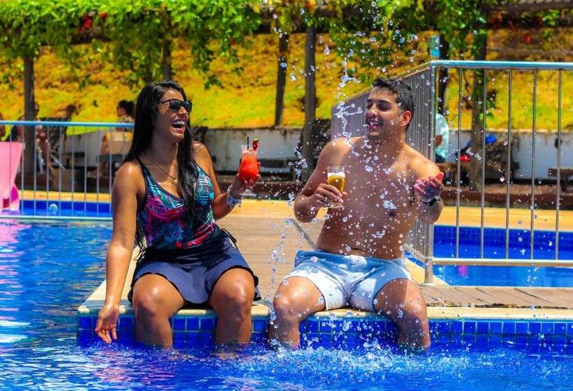 ホテル Parque Do Avestruz Eco Resort