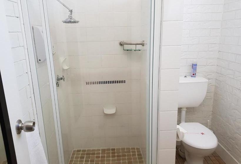 فندق على الطريق Jillaroo Motor Inn