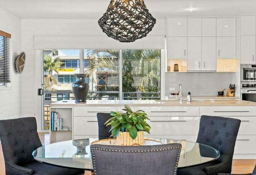 پانسیون Byron Baythers