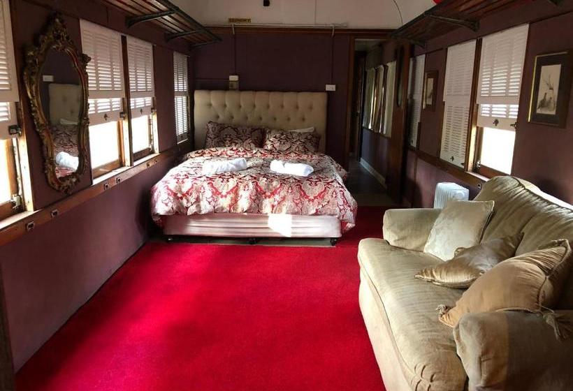 پانسیون Krinklewood Cottage & Train Carriages