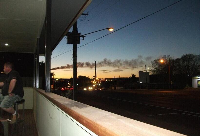 Spinifex Motel And Serviced Apartments