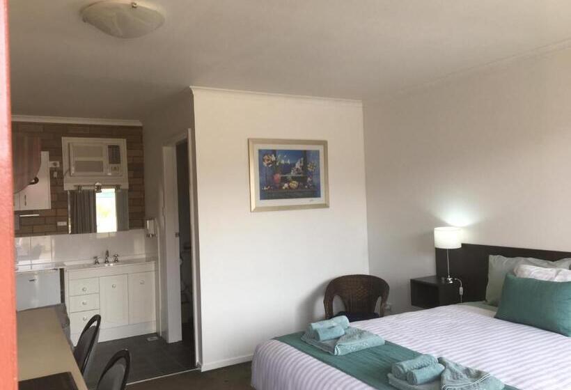 Camellia Motel