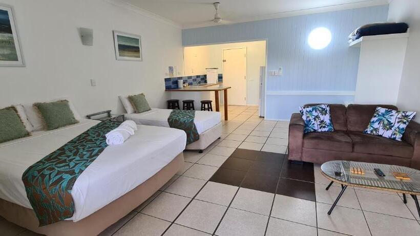 Cardwell Beachfront Motel