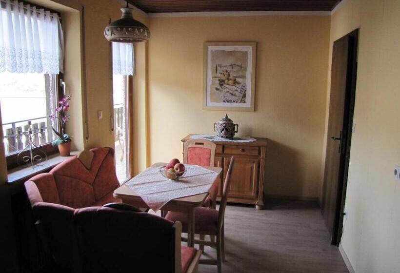 ホテル Panoramacafé Kattenes