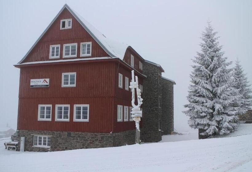 هتل Prazska Bouda
